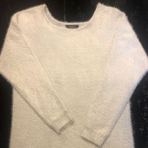 Nine West white & silver large fuzzy sweater
